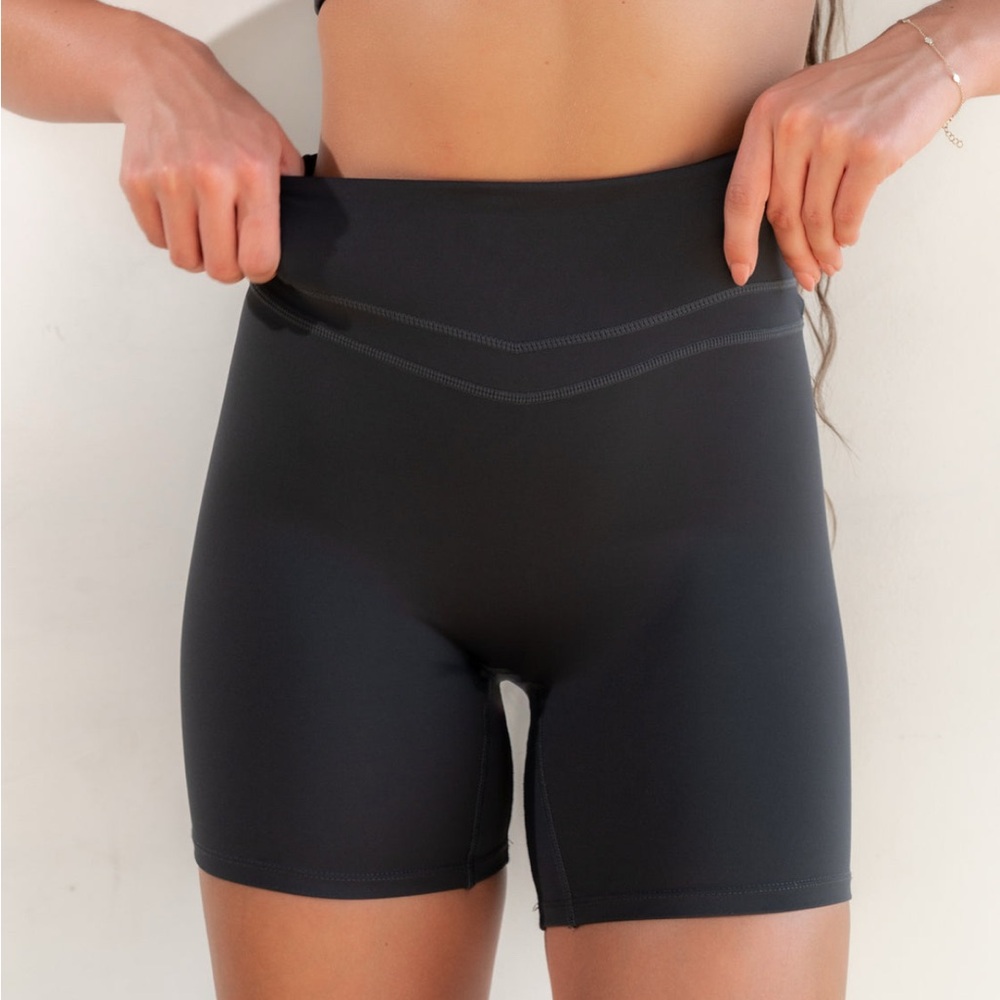 Vitality Pulse Volley Short - Midnight